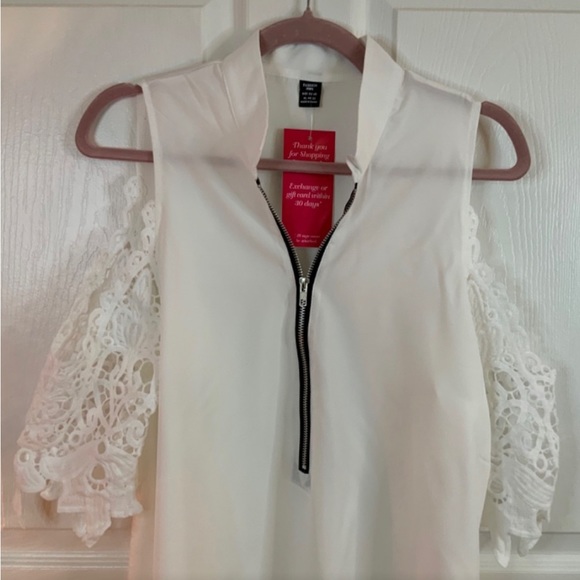 NWT, LACE COLD SHOULDER ZIP UP TOP SIZE XL - Picture 3 of 9